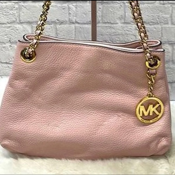 Michael Kors Handbags - Michael Kors messenger crossbody